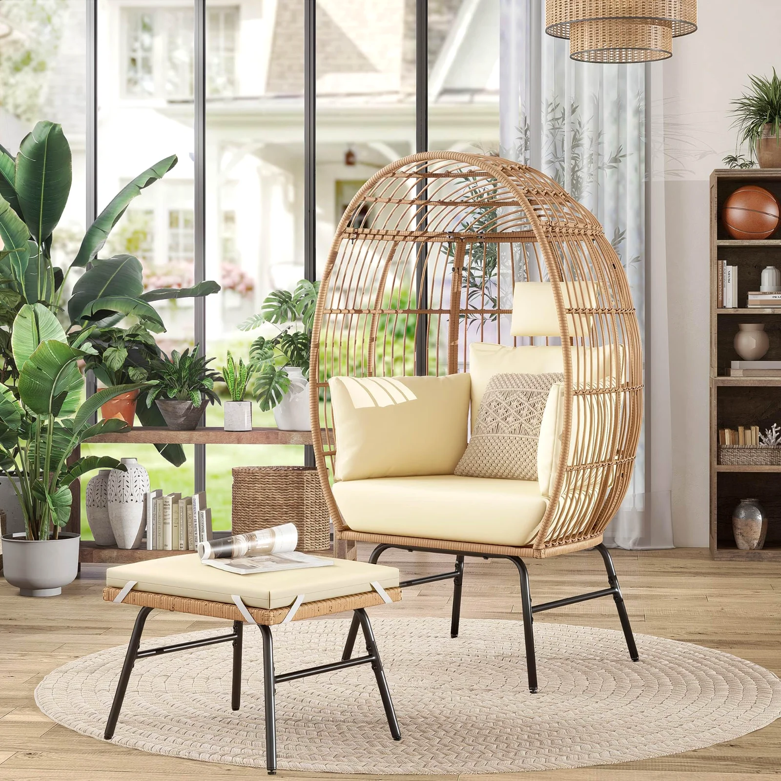 The egg chair that claims the corner